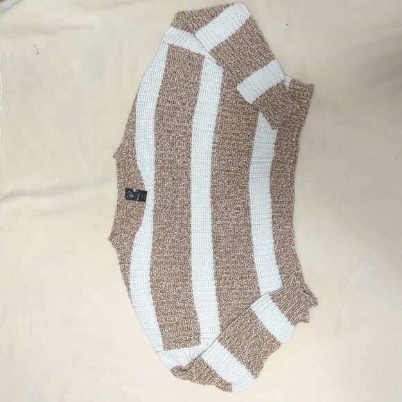 Windsor woman's  cropped striped sweater size medium - Picture 2 of 5